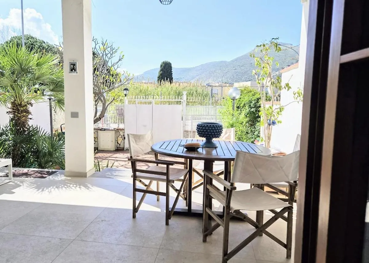 Villa Lumos Mondello Beach Palermo