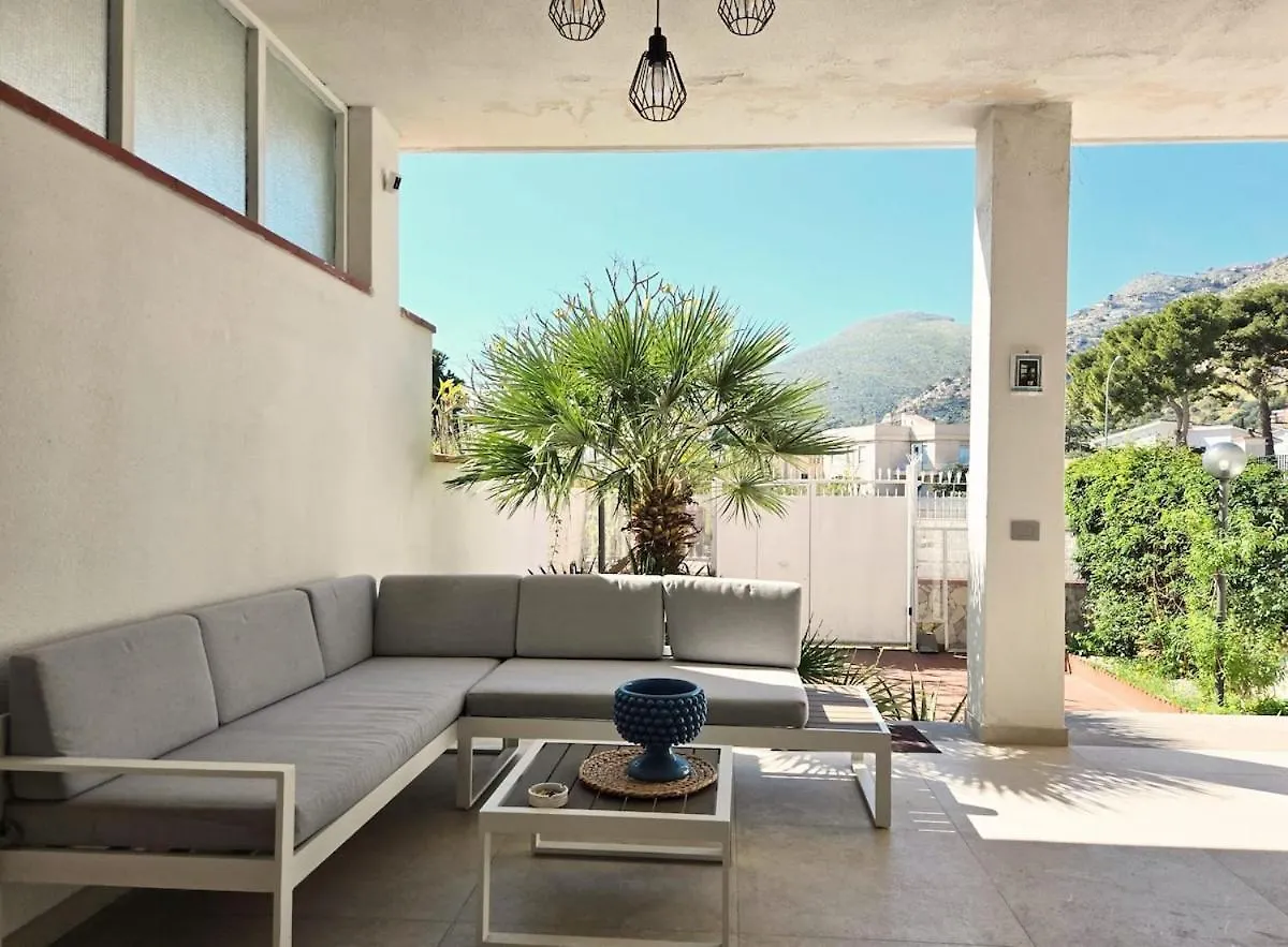 Villa Lumos Mondello Beach Palermo Italien