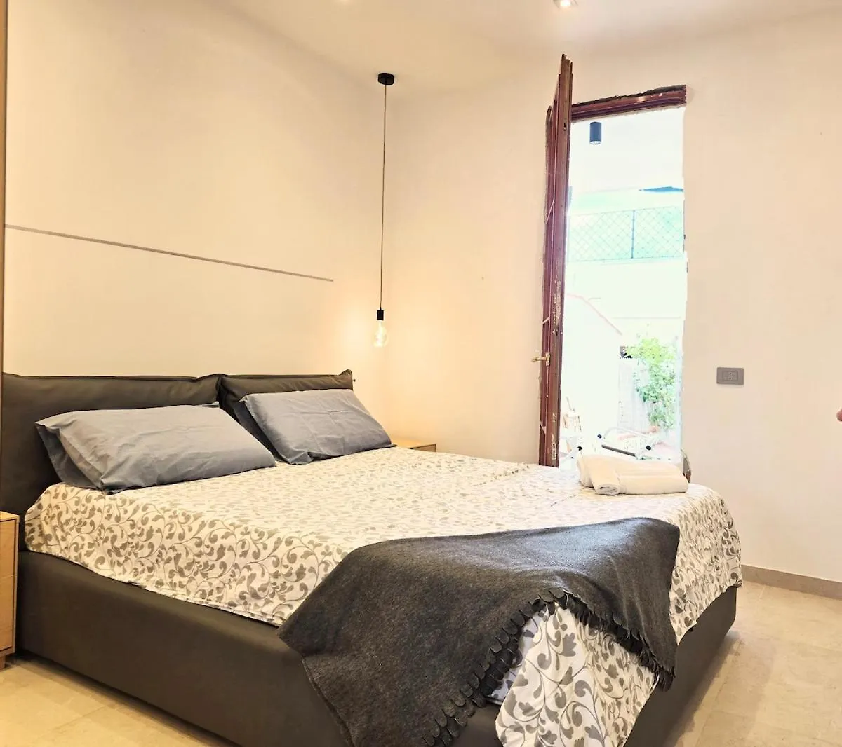 Villa Lumos Mondello Beach Palermo