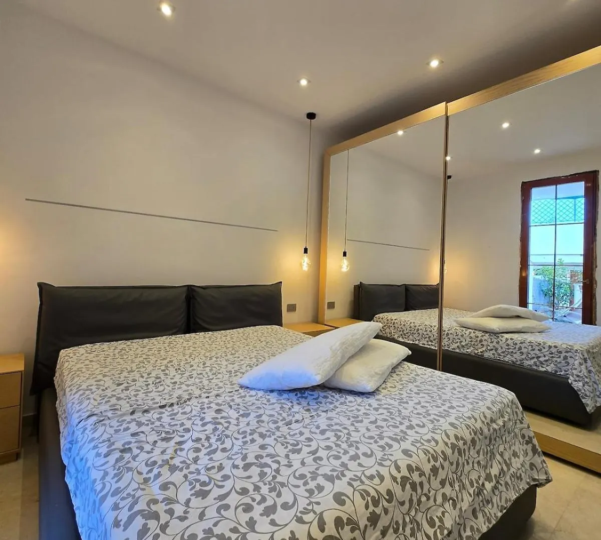Villa Lumos Mondello Beach Palermo